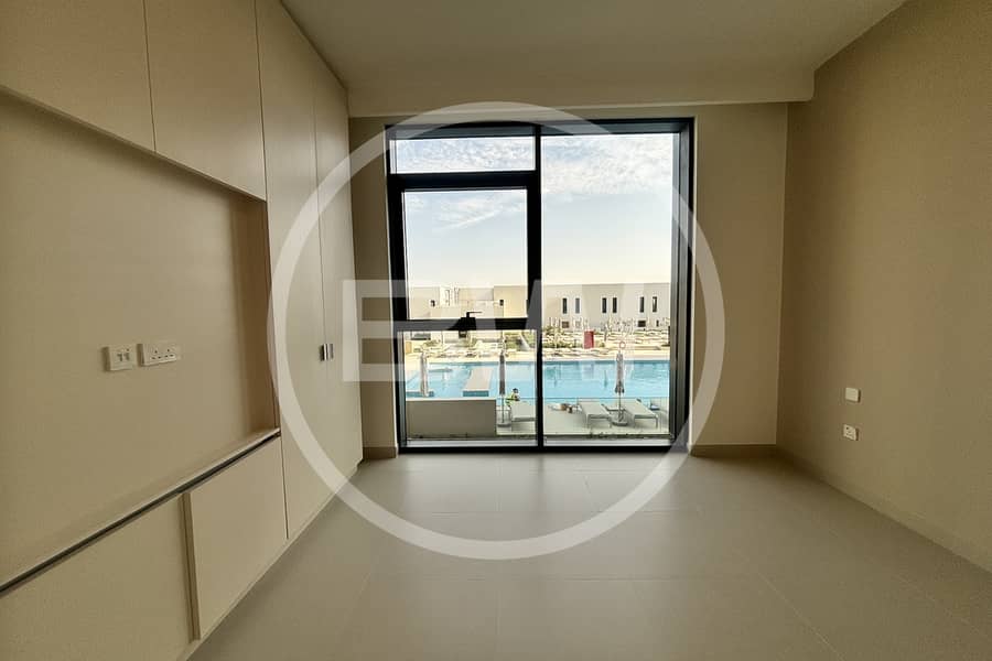 NO COMMISSION | POOL VIEW | MOVE TODAY