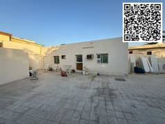 Direct Investment Opportunity – Villa for Sale in Al Sabkha, Sharjah | Ready for Staff or Worker Accommodation | 10 Rooms + 6 Bathrooms + 6 Kitchens