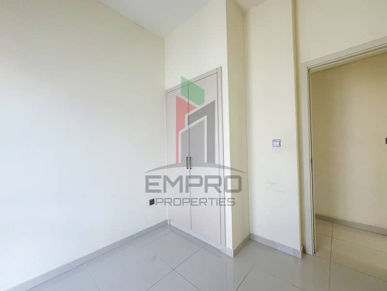 3 Bed+Maid | Spacious Lay Out | Vacant - Image 10