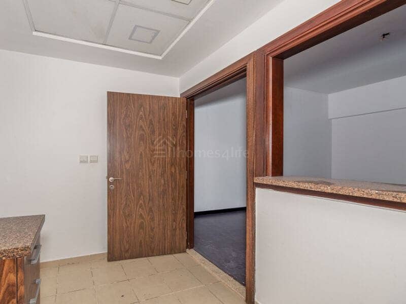 PRIME 2 BEDROOMS | Vacant | Near to Metro |