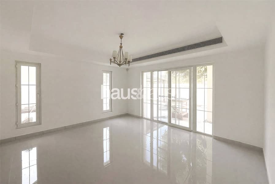 Fully Upgraded | Bright Layout | Large Plot