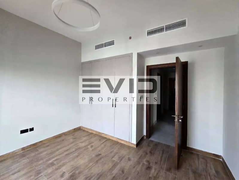 Luxury 3 BR + Maid | High Floor | Next to Metro | Vacant - Image 8