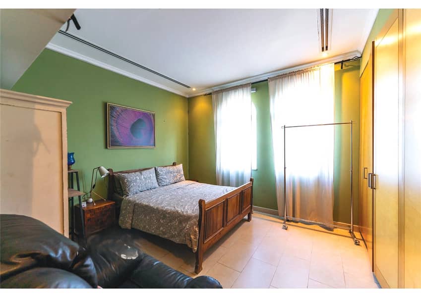 Vacant | Single Row | 4 Double BR - Image 8