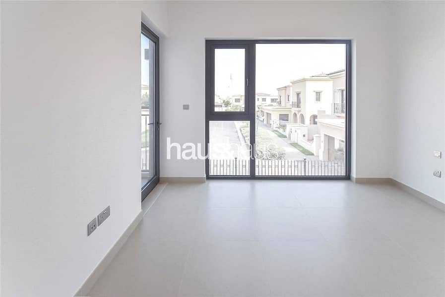 Across from Pool and park | Tenanted - Image 7