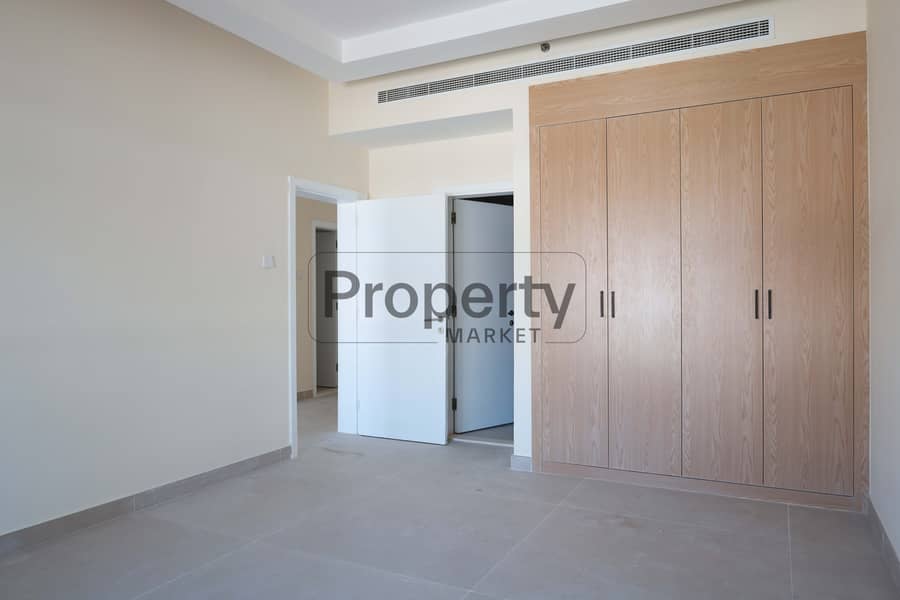 Vacant | Unfurnished | Balcony | Spacious - Image 10