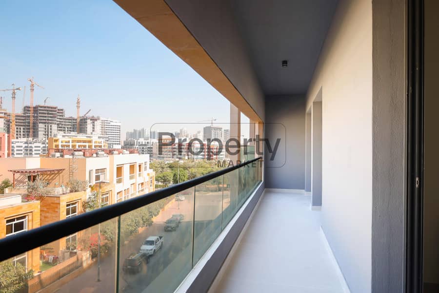 Vacant | Unfurnished | Balcony | Spacious - Image 13