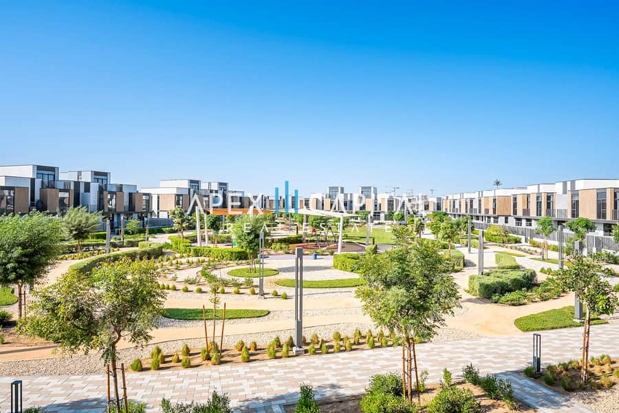 Spacious | Direct on the Park | Kitchen Equipped