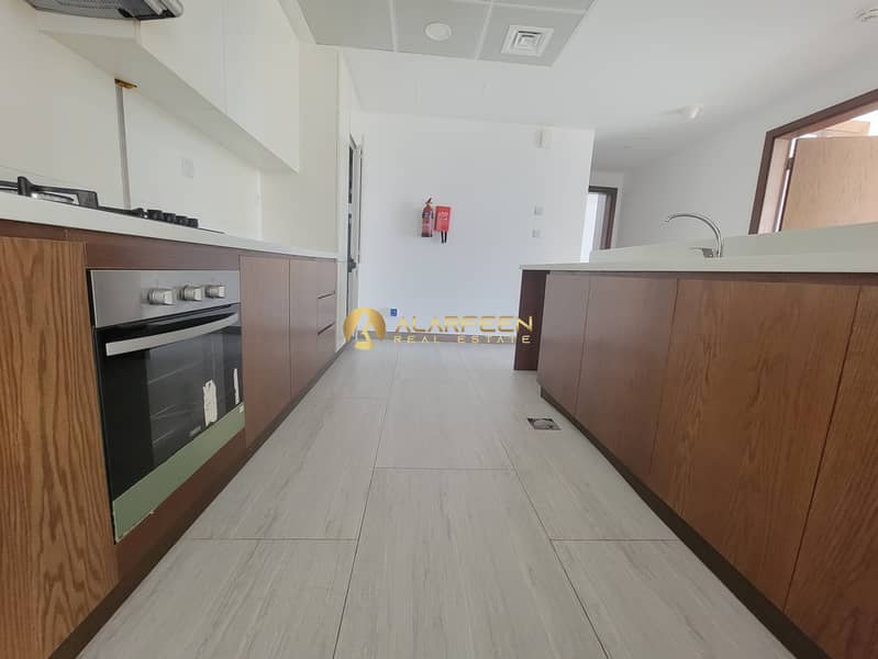 Spacious | Fully Fitted Kitchen | Park View