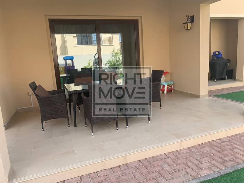 Lila Villa – Spacious Family Home for Rent