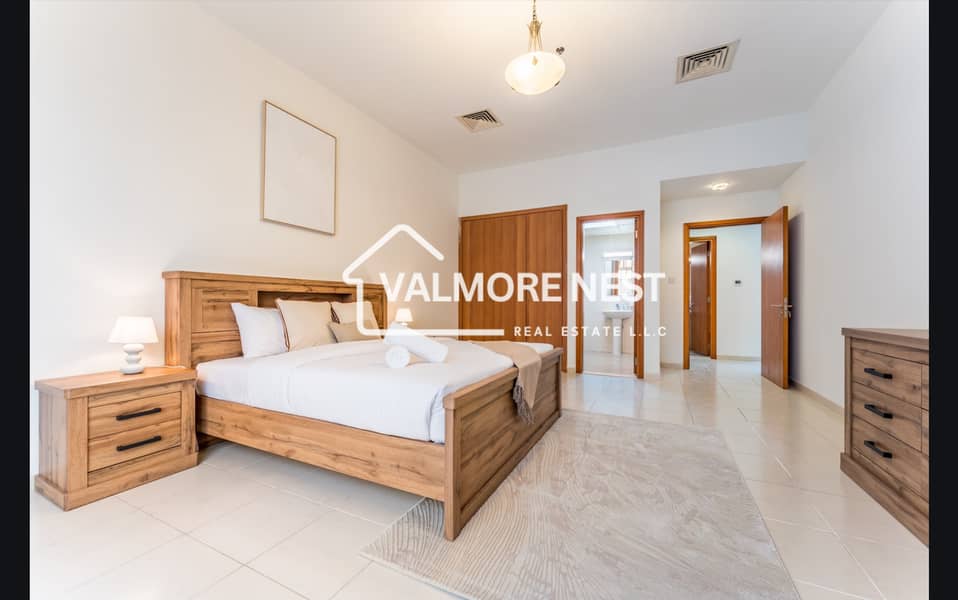 Premium furnished unit with study room I Investor deal I Best price