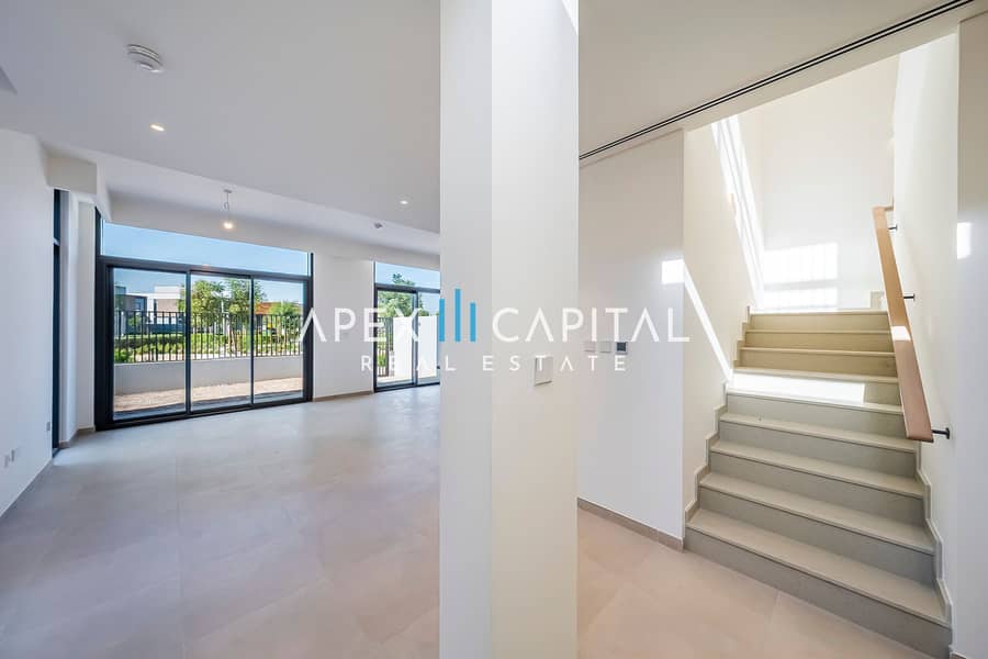 Spacious | Direct on the Park | Kitchen Equipped