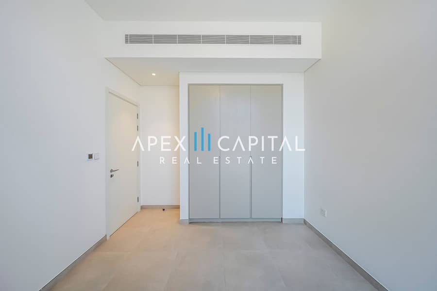 Spacious | Direct on the Park | Kitchen Equipped - Image 13