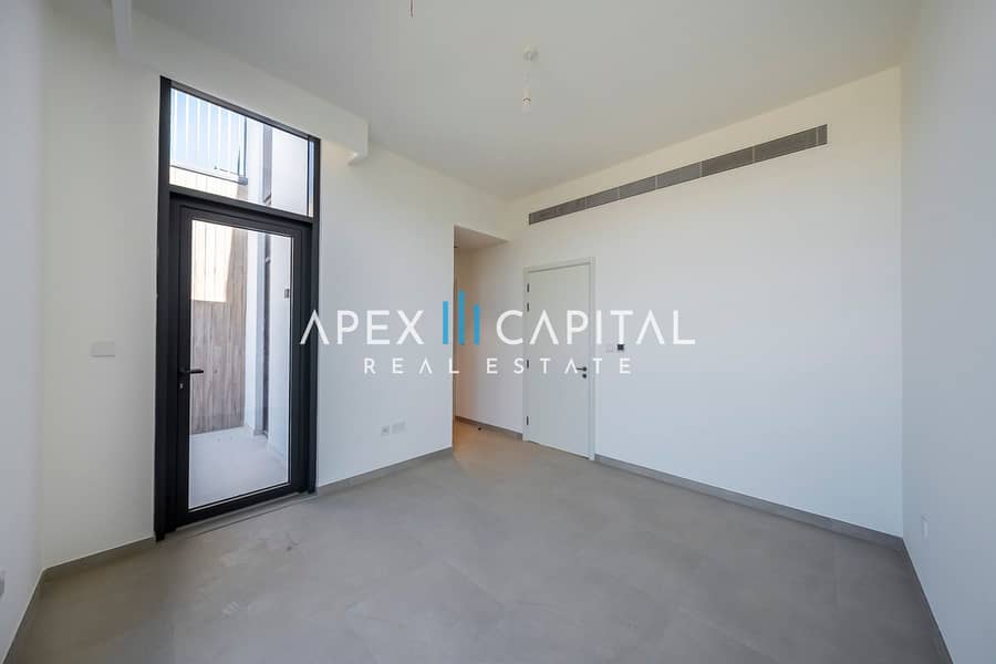 Spacious | Direct on the Park | Kitchen Equipped - Image 18