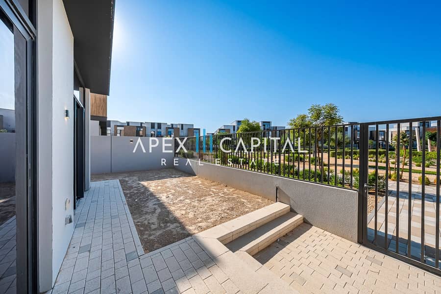 Spacious | Direct on the Park | Kitchen Equipped - Image 32