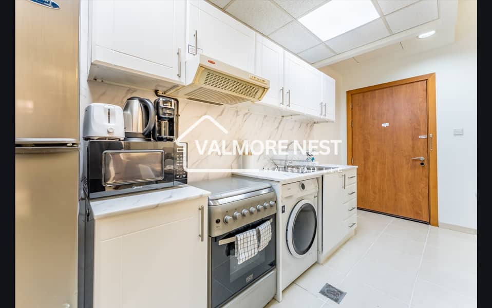 Premium furnished unit with study room I Investor deal I Best price - Image 12