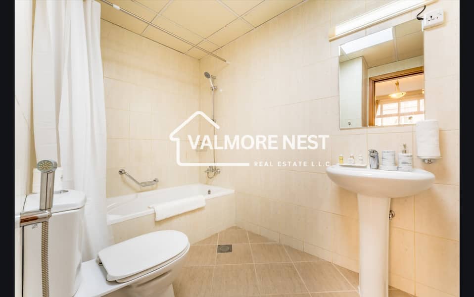 Premium furnished unit with study room I Investor deal I Best price - Image 20