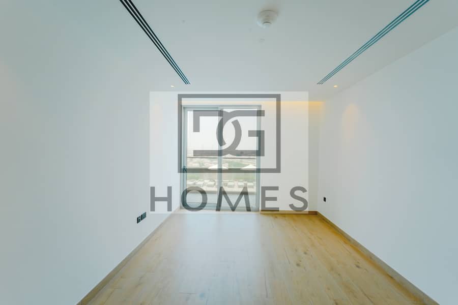 LARGE TERRACE | NO COMMISSION | BRAND NEW - Image 7