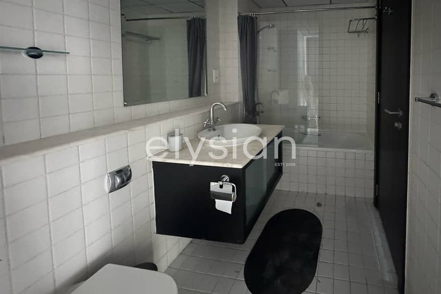 Near Metro | Available Now | Chiller Free - Image 7