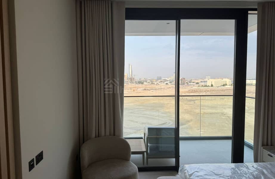 AVAILABLE NOW | CREEK VIEW | FURNISHED - Image 6