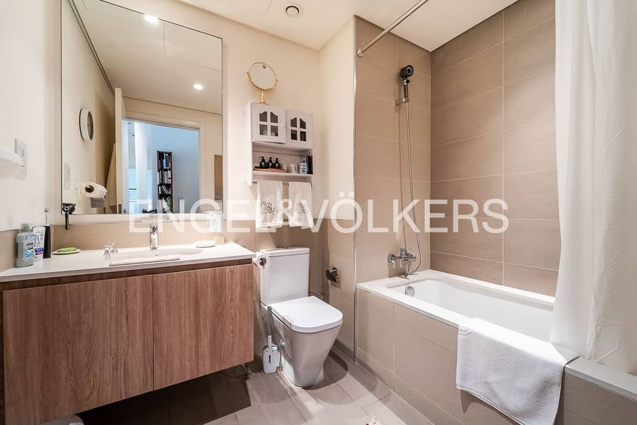 Priced To Sell | Upgraded | Expertly Landscaped - Image 12