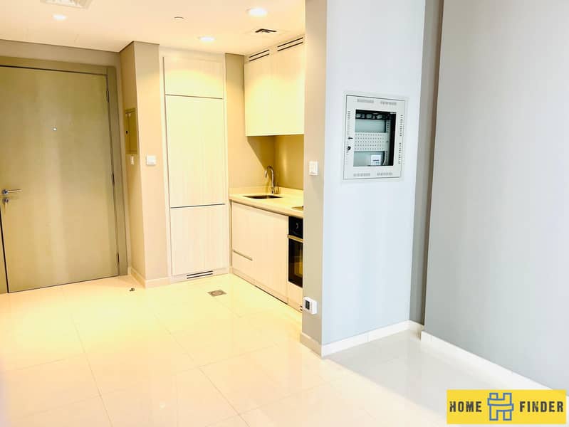 HIGH FLOOR | POOL VIEW | BUSINESS BAY |