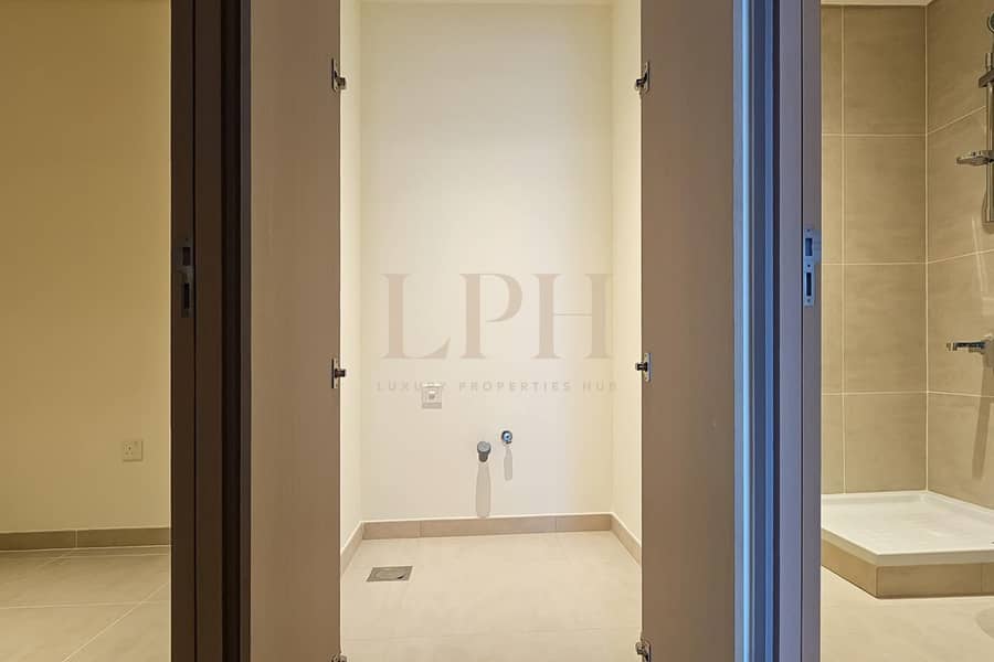 Spacious | Creek View | Private Balcony - Image 12