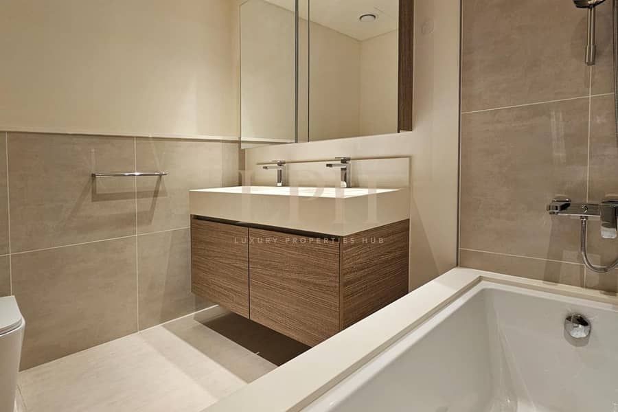 Spacious | Creek View | Private Balcony - Image 14