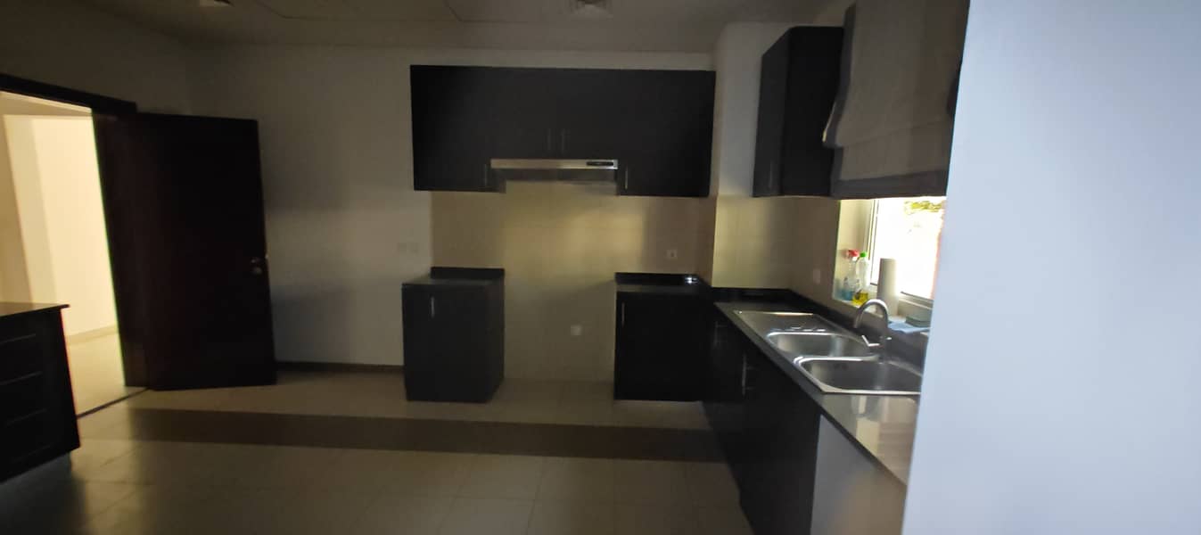 Amazing ready to move villa 5 Bedroom + Maid / Huge plot / Private Swimming pool - Image 11