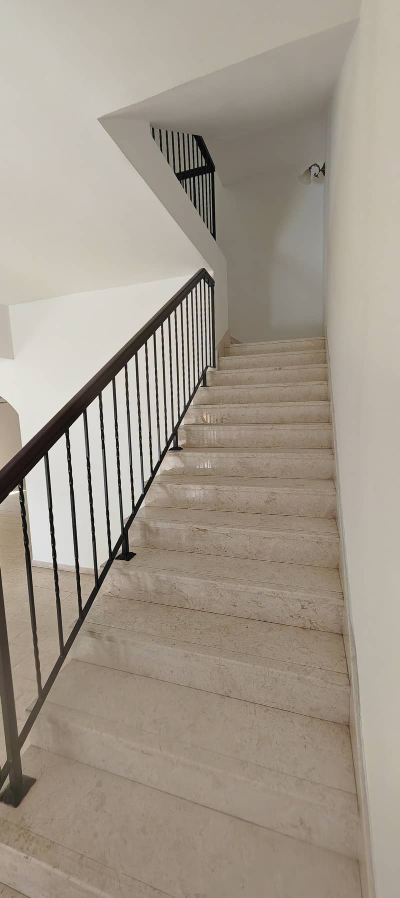 Amazing ready to move villa 5 Bedroom + Maid / Huge plot / Private Swimming pool - Image 17