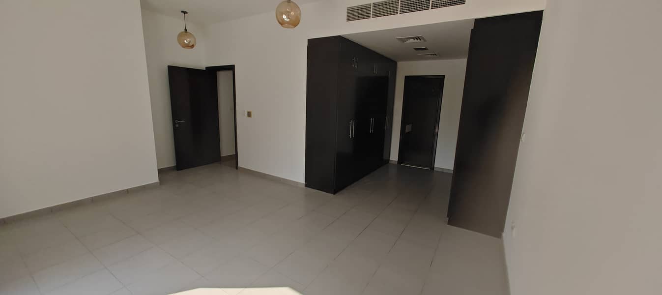 Amazing ready to move villa 5 Bedroom + Maid / Huge plot / Private Swimming pool - Image 29