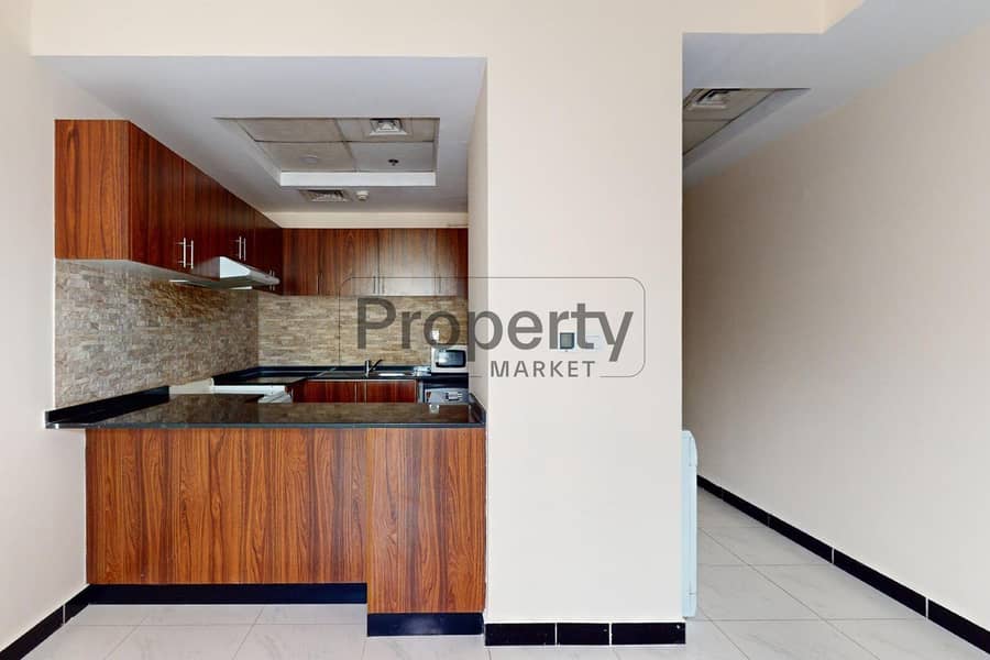 Contemporary 1-BR | Kitchen Equipped | Vacant