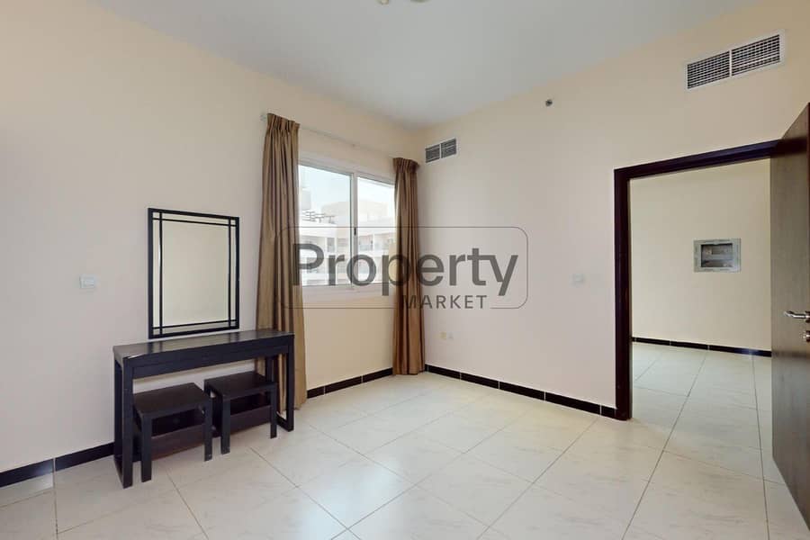 Contemporary 1-BR | Kitchen Equipped | Vacant - Image 8