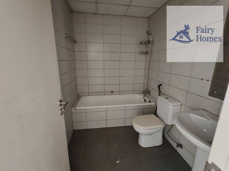 Spacious Layout | Prime Location | Vacant - Image 12