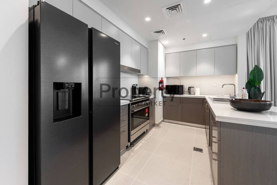 Meticulously-Furnished | Balcony | Fountain Views - Image 7