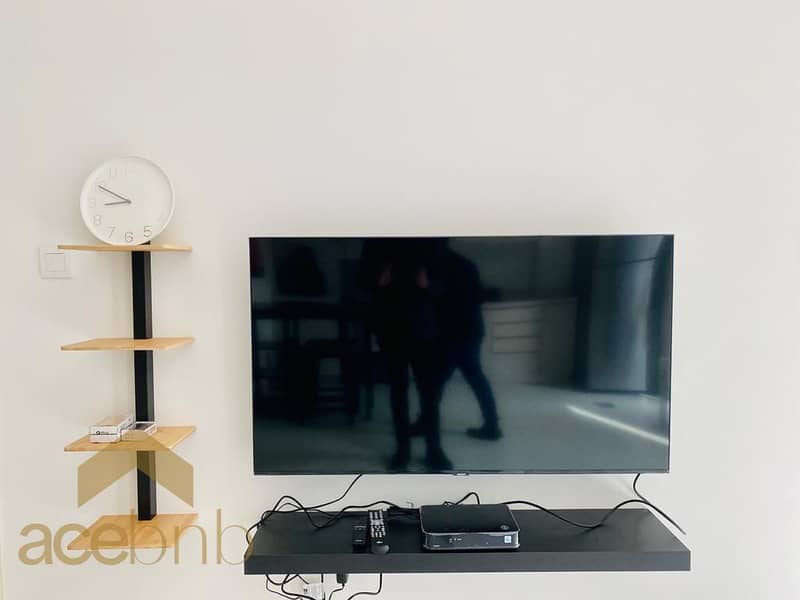 Beautiful 1 Bedroom in Midtown | Community Living | Bills included