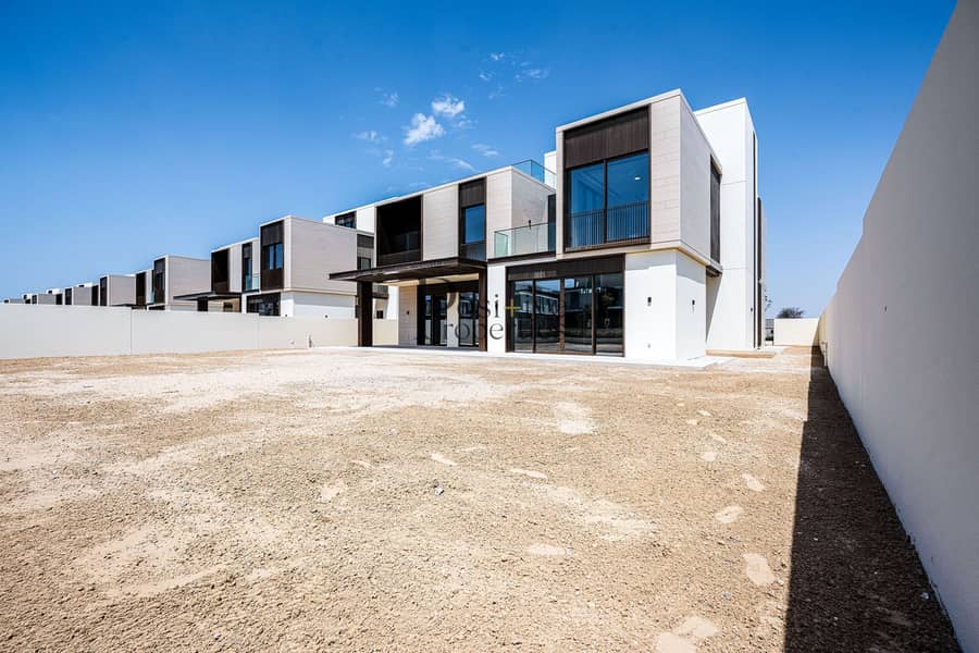 Bloom type | Designer 5BR Villa in a High-End Neighborhood Beside Lamborghini Villas - Image 24