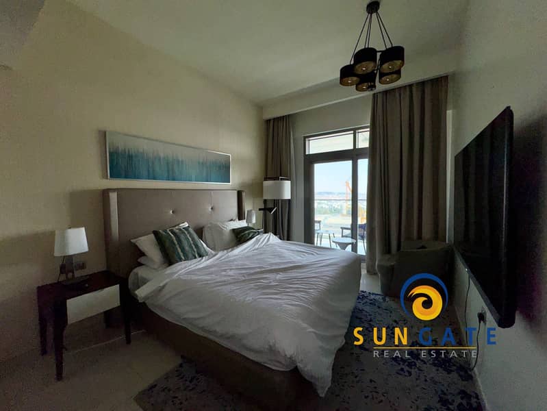 Fully Furnished , Located on the Park , Vacant Now - Image 11