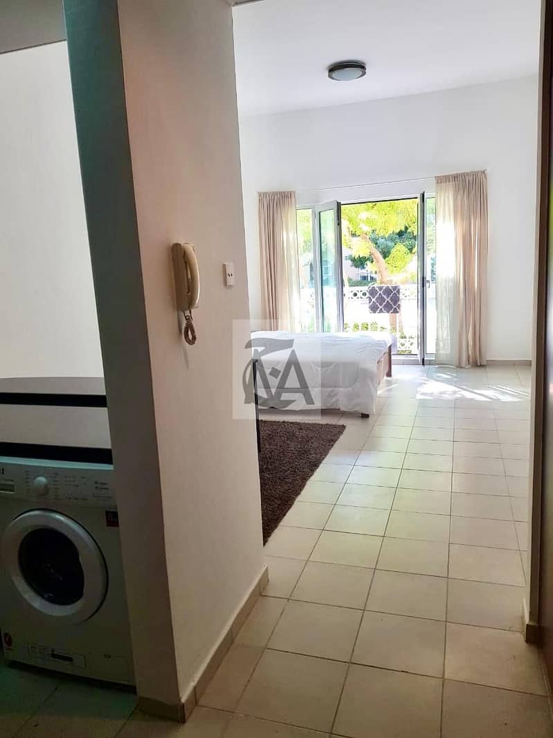 Studio Apartment With Balcony Double Wardrobes Metro