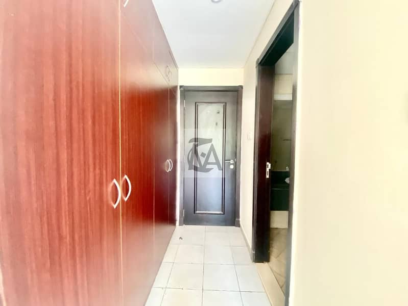 Studio Apartment With Balcony Double Wardrobes Metro