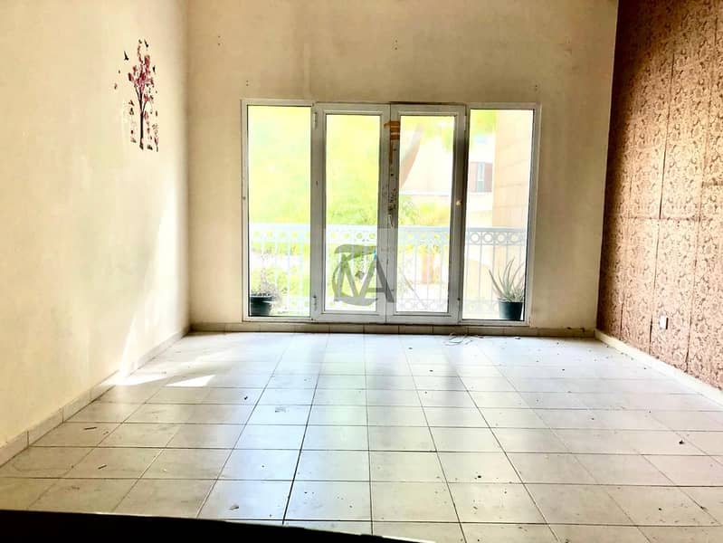 Studio Apartment With Balcony Double Wardrobes Metro