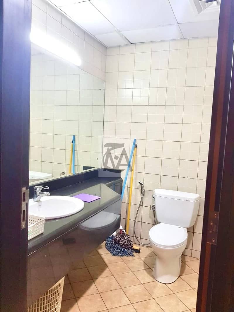 Studio Apartment With Balcony Double Wardrobes Metro - Image 7