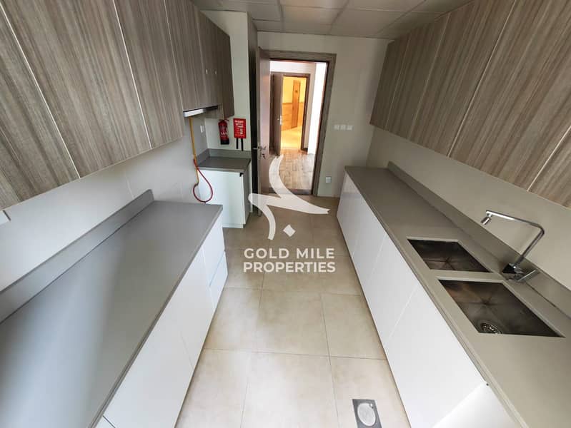 ELEGANT 2 BHK +MAID - BIG LAYOUT - HIGH CLASS AMENITIES - Image 11