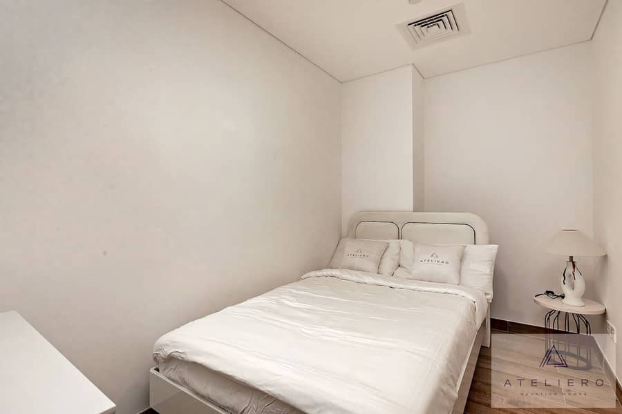 Oakley Square One-Bedroom Apartment with maid's room - Image 13