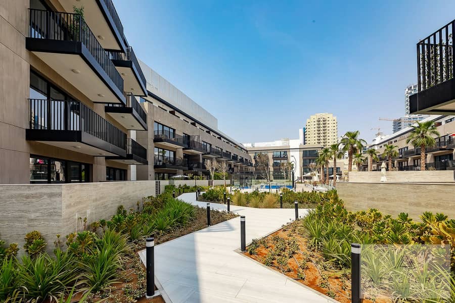 Oakley Square One-Bedroom Apartment with maid's room - Image 26