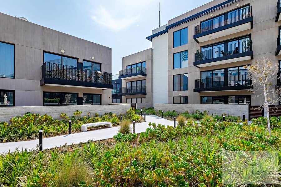 Oakley Square One-Bedroom Apartment with maid's room - Image 41