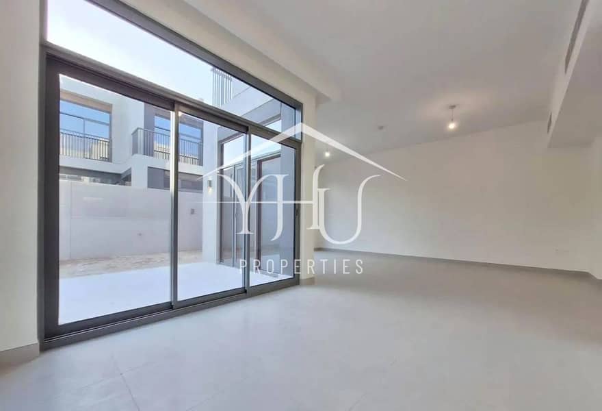 Modern 4BR Villa | Beach Access | Prime Location