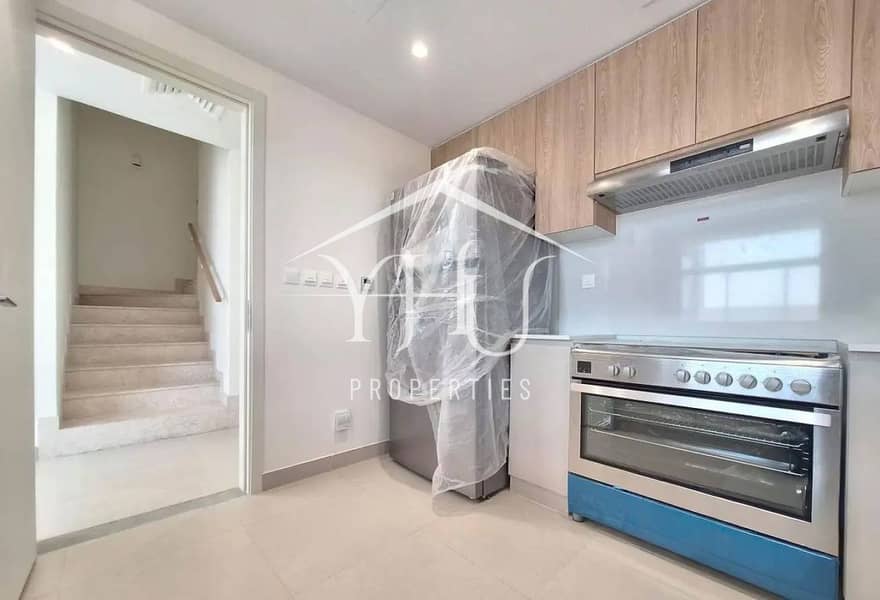 Modern 4BR Villa | Beach Access | Prime Location