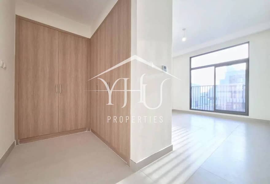 Modern 4BR Villa | Beach Access | Prime Location