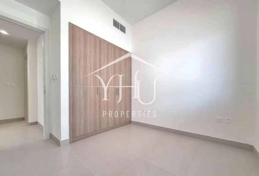 Modern 4BR Villa | Beach Access | Prime Location - Image 6