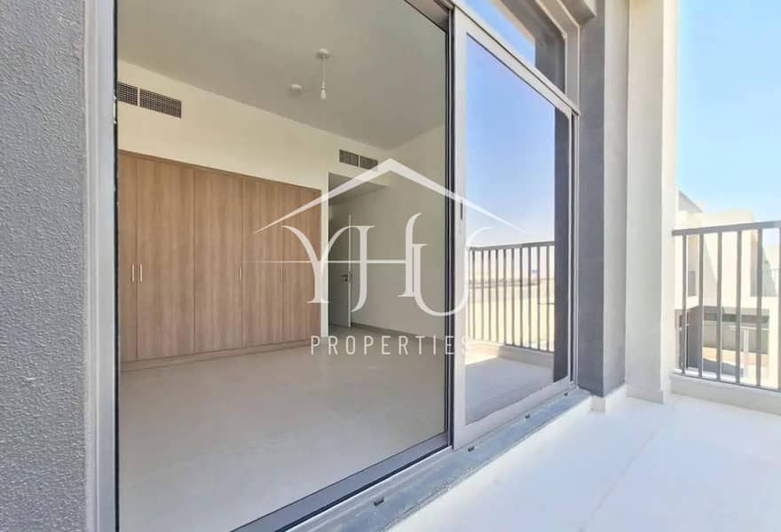 Modern 4BR Villa | Beach Access | Prime Location - Image 13
